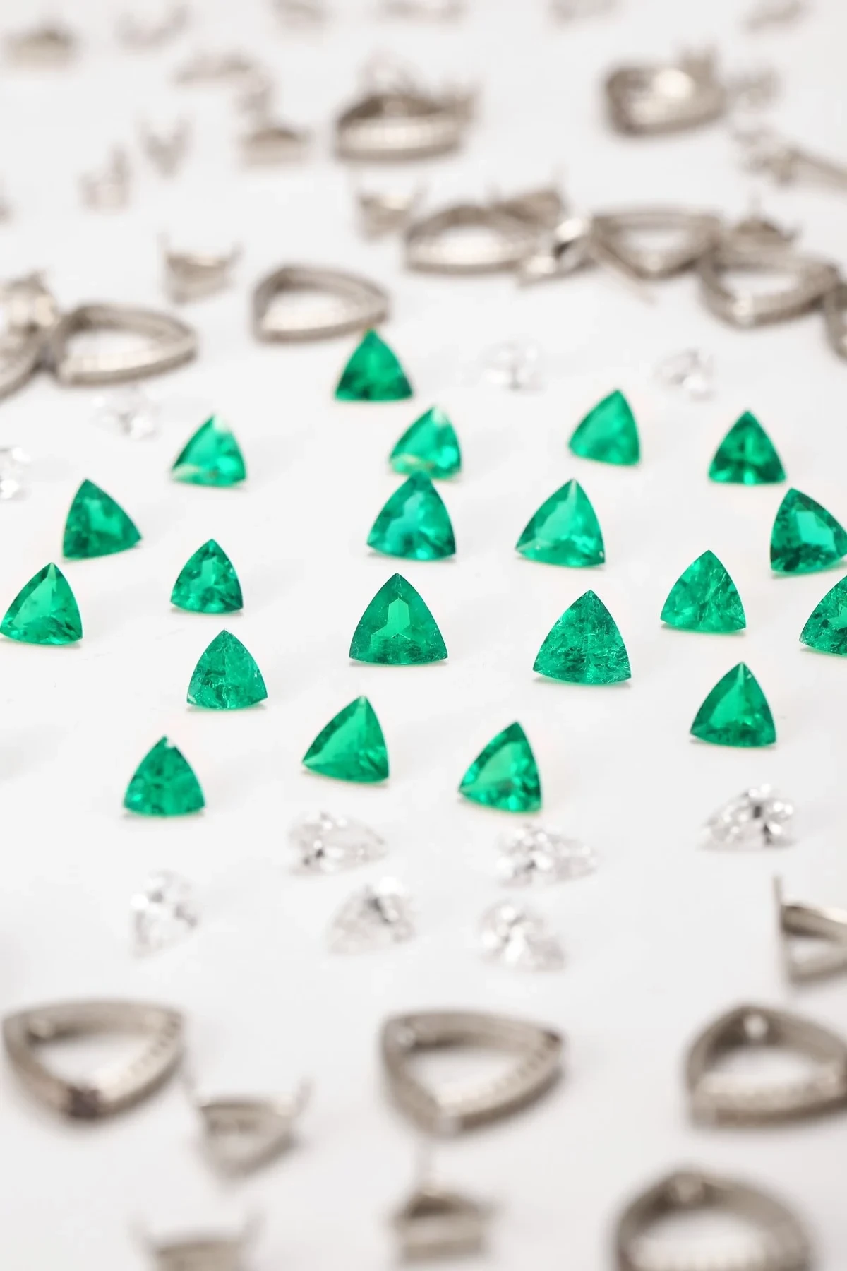 Emeralds · Different cuts